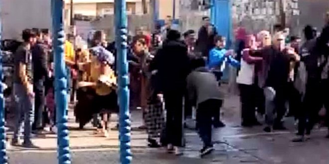 Diyarbakır'da taşlı, sopalı, bıçaklı kavga: 20 yaralı