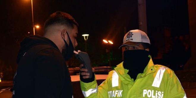 Kısıtlamada ehliyetsiz yakalanan sürücüye 6 bin TL ceza