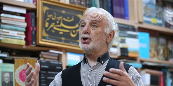 Prof. Dr. Kara, cep telefonu ve bilgisayar kullanmıyor