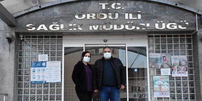 Virüsü yenen sağlıkçı çift, en çok başkasına bulaştırmaktan korktu