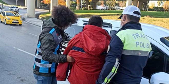 Polise tekme atan 2 şüpheli hakkında işlem başlatıldı
