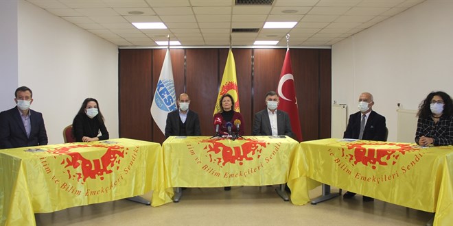 KHK ile ihraç edilen Nejla Kurul, Eğitim Sen'in yeni başkanı oldu