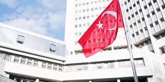 Paris'e Macron'un sınıf arkadaşı atandı
