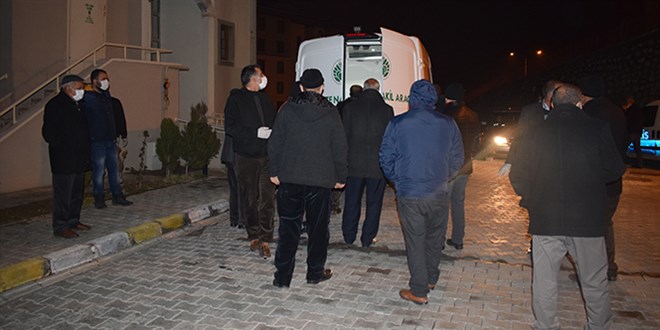 4 çocuk babası eşi tarafından evde ölü bulundu