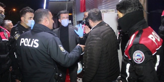 Polise mukavemet gösteren 4 kişi gözaltına alındı