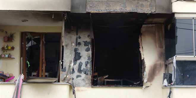 Uşak'ta iki farklı evde doğal gaz patladı; 6 yaralı