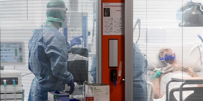 Erkeklerin Kovid-19'dan ölüm riski kadınlardan daha yüksek