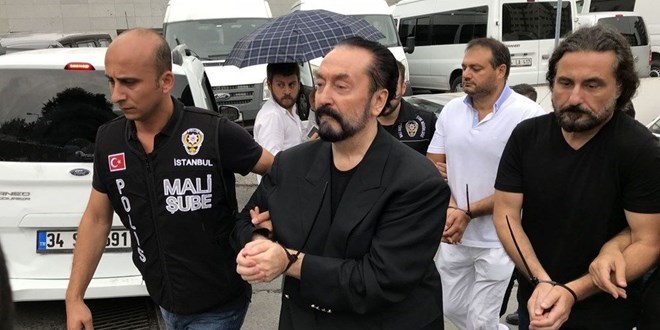 Oktar'dan cinsel istismar savunması: Bine yakın kız arkadaşım var