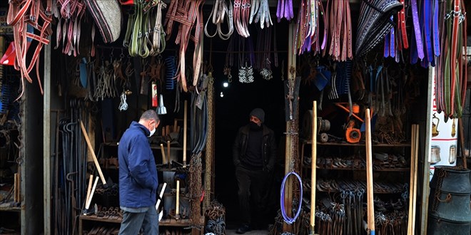 Tarihi han kaybolmaya yüz tutan mesleklere 'yuva' oldu