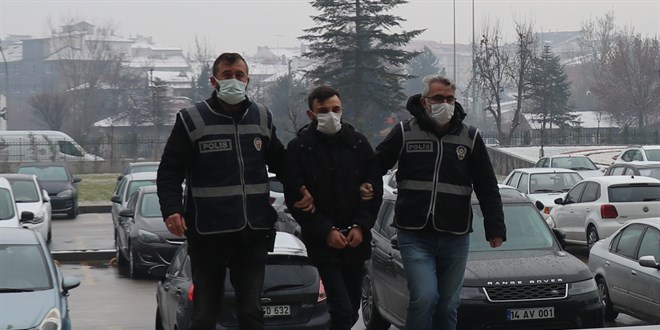 Parkta yürüyen genç kızı bıçaklayan saldırgan tutuklandı