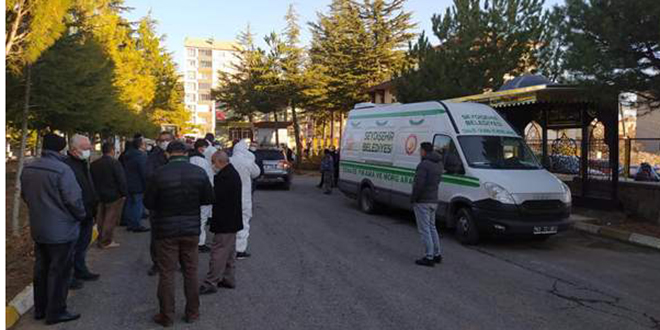 Bir aile hekimi daha 15 günlük korona mücadelesini kaybetti