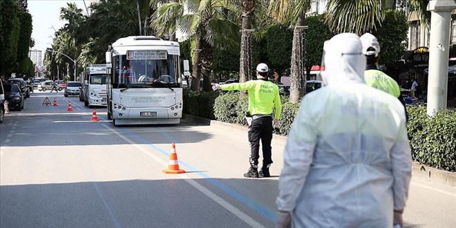 Yılbaşında koronavirüs tedbirleri sıkı denetlenecek