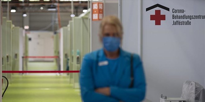 Almanya'da hastaneler çalışanlarına maaş ödeyemeyebilir