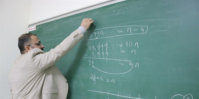 Matematik öğretmeni, sayı doğrusundaki sayılar arasında boşluklar olduğunu iddia etti