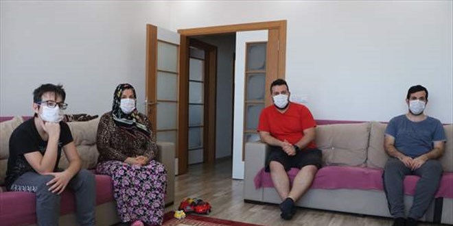 Koronayı yenen hemşire: Akraba ziyaretleri virüsü birbirimize bulaştırdı