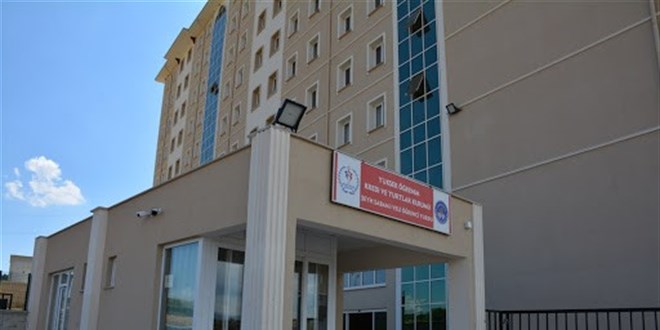 Yurttan kaçan pozitifli hastayı jandarma personeli koşarak yakaladı