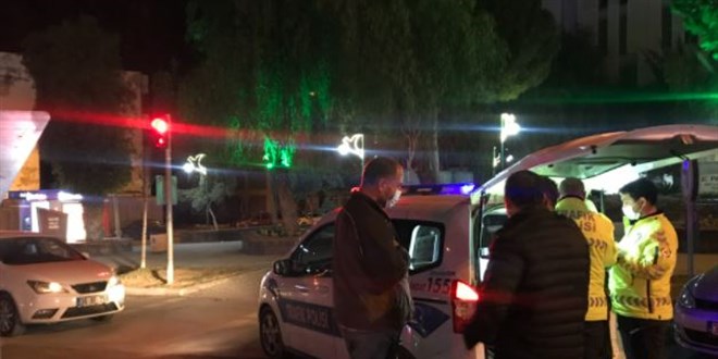 Yazı işleri müdürü polisten kaçtı, aracından silah çıktı