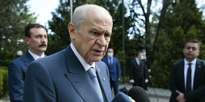 MHP lideri Bahçeli'den 'türbanlı hakim' açıklaması