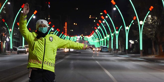 80 saatlik sokağa çıkma kısıtlaması başladı