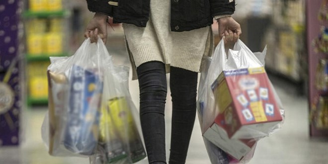 Plastik poşetten 1.8 milyon varil petrol tasarrufu