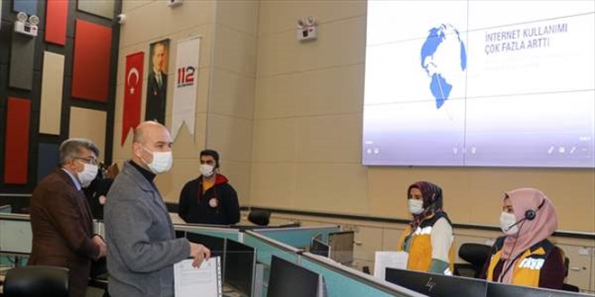 Bakan Soylu, Van'da sağlık çalışanlarının yeni yılını kutladı