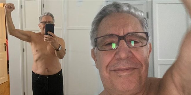 Zülfü Livaneli, yarı çıplak paylaşımda bulundu