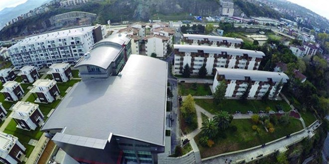 Bir vakıf üniversitesi sınavları yüz yüze yapma kararı aldı
