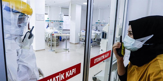 Ölümden dönen Prof. Saka konuştu: Geceden aşı kuyruğuna girerler