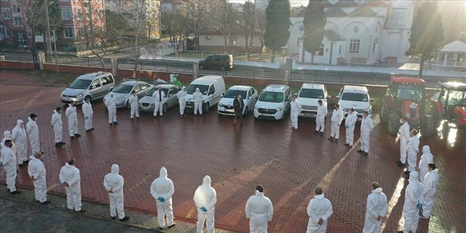 'Beyaz tulumlular' dezenfeksiyon mesaisinde