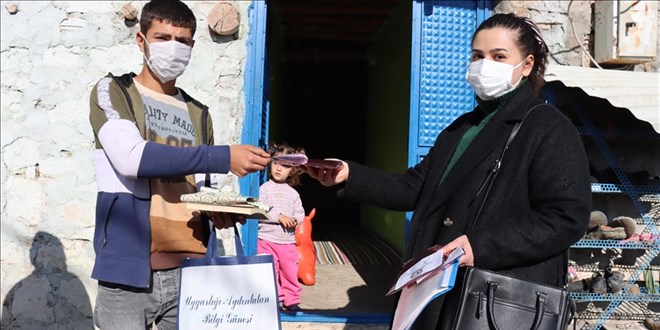 Öğretmenler, öğrencilere kitap ulaştırmak için seferber oldu