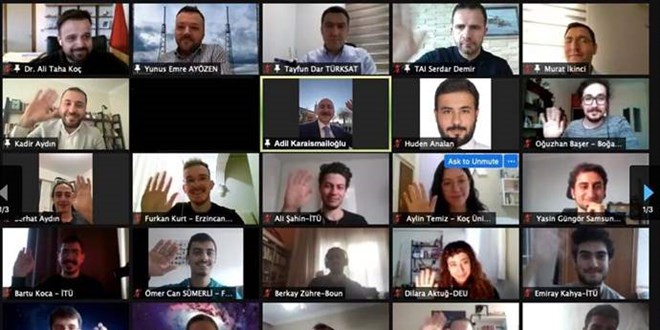 Bakan Karaismailoglu, 'Uydu Teknolojileri Haftası' kapsamında gençlerle bir araya geldi