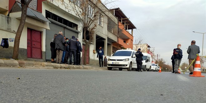 Tartıştığı kocasına mermi yağdırdı
