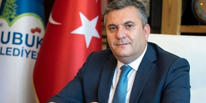 Yavru köpeklerin kuyruklarının kesilmesiyle ilgili iki belediye çalışanına soruşturma