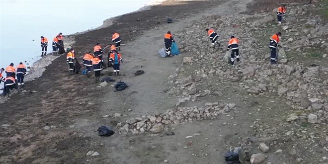İstanbul'un barajları 40 ton atıktan temizlendi