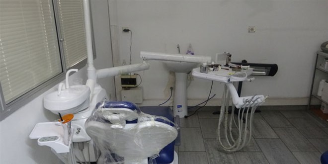 Kaçak diş kliniğine baskın: 1'i diş hekimi 3 kişi gözaltında