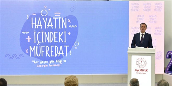 '5 milyon aileye Hayatın İçindeki Müfredat kitabını ulaştırdık'