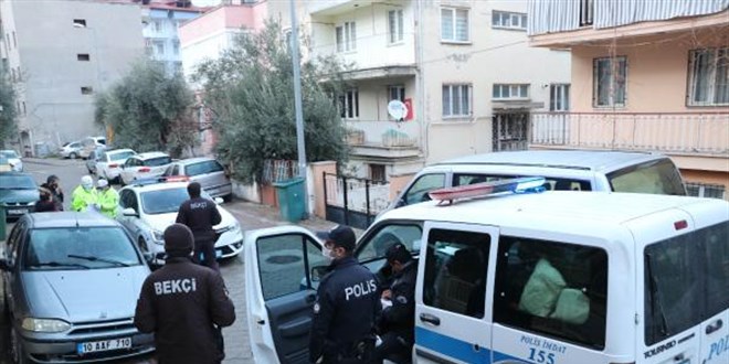 'Dur' ihtarına uymayan ehliyetsiz sürücüye 13 bin 400 lira ceza