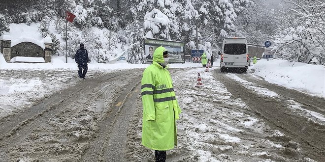 Uludağ'da kar kalınlığı 1 metreye ulaştı