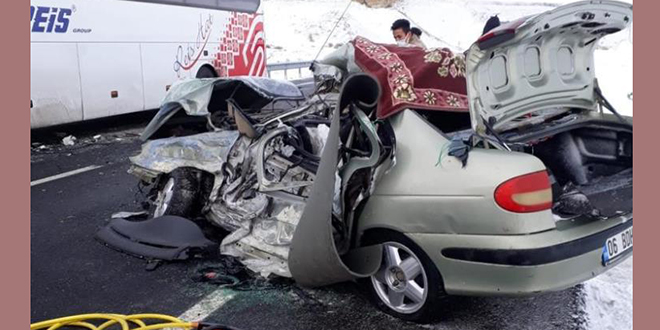 Erzurum'da feci kaza: Anne ve ocuu hayatn kaybetti