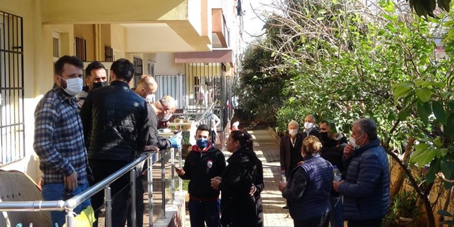 Yaşlı kadın ölü bulundu, görüntülemek isteyenler kavgaya tutuştu
