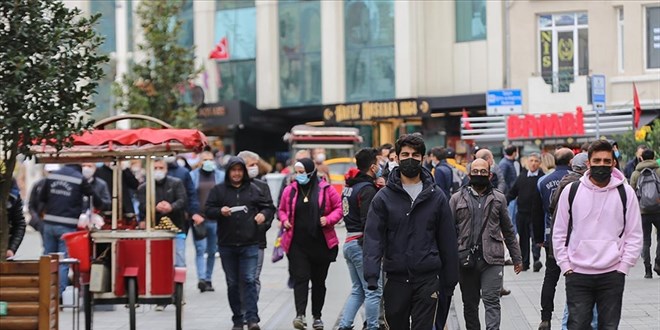 'Kovid-19'u atlatanlar da maske, mesafe ve hijyen kurallarına uymalı'