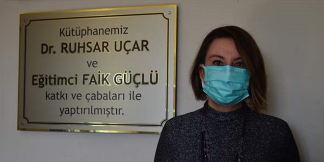 Doktor Ruhsar Uçar hem hastaları hem okulları 'iyileştiriyor'