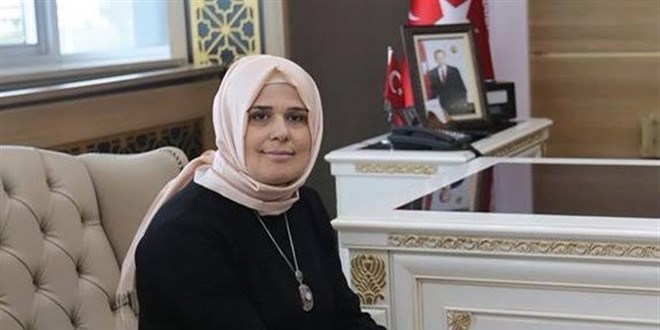 Yabancı dil barajının yükseltilmesini isteyenleri FETÖ'cü yaptı