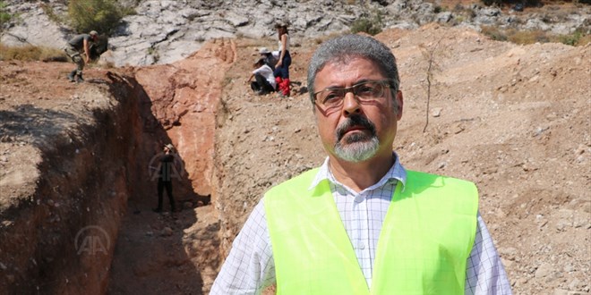 Prof. Dr. Sözbilir: 4 kilometrelik fay hattı yerleşime kapatıldı
