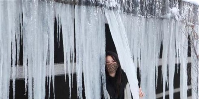 Doğu buz kesti! Erzurum eksi 30'u gördü
