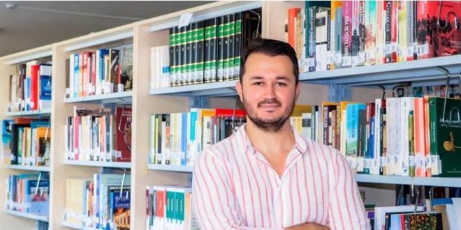 Kavgayı ayırırken bıçaklanan öğretim görevlisi hayatını kaybetti