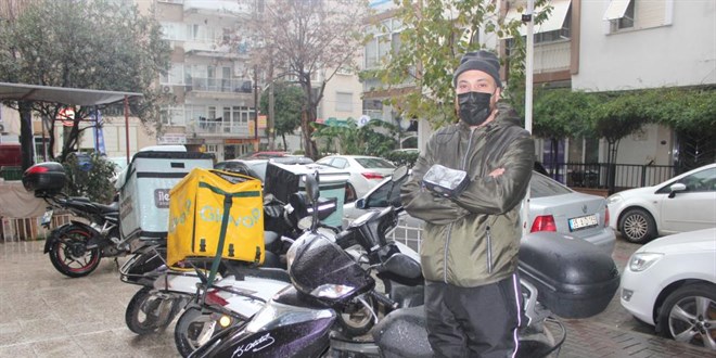 Sitelere motorlu araçla giremeyen kuryelere şimdide asansör engeli