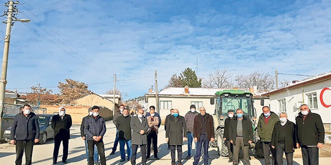 Raylı sistemin verimli topraklara kurulmasına çiftçilerden itiraz