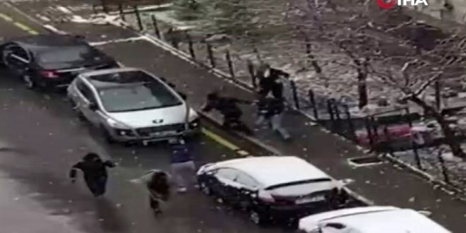 Selçuk Özdağ'a saldırı soruşturmasında 3 kişi daha tutuklandı
