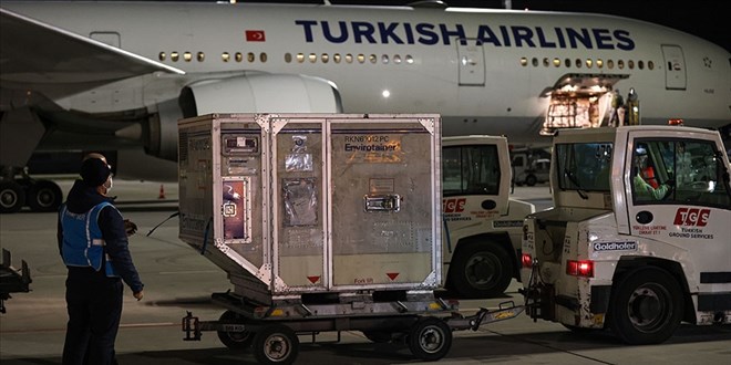 Kovid-19 aşısının 10 milyon dozluk sevkiyatının ikinci bölümü sabah Türkiye'de olacak
